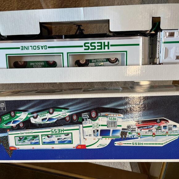 1997 Hess Toy Truck with Friction Racers – Lights & Ramp, NIB - Picture 11 of 16